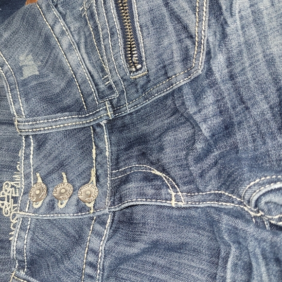 Almost famous capri's - Picture 5 of 7